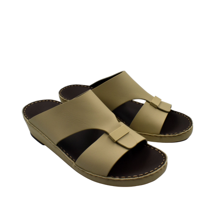 Beige Cerchio Gomato sandals with open toe and cushioned sole from Private collection
