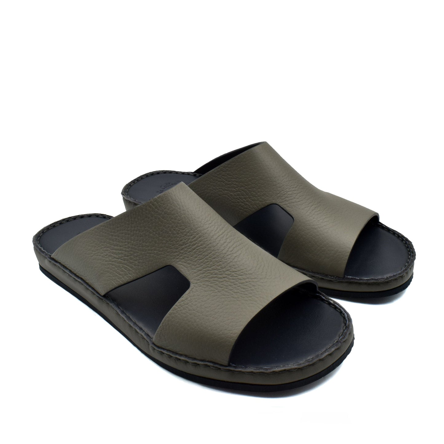 Private Collection Western leather sandals in olive green with open toe and cushioned sole